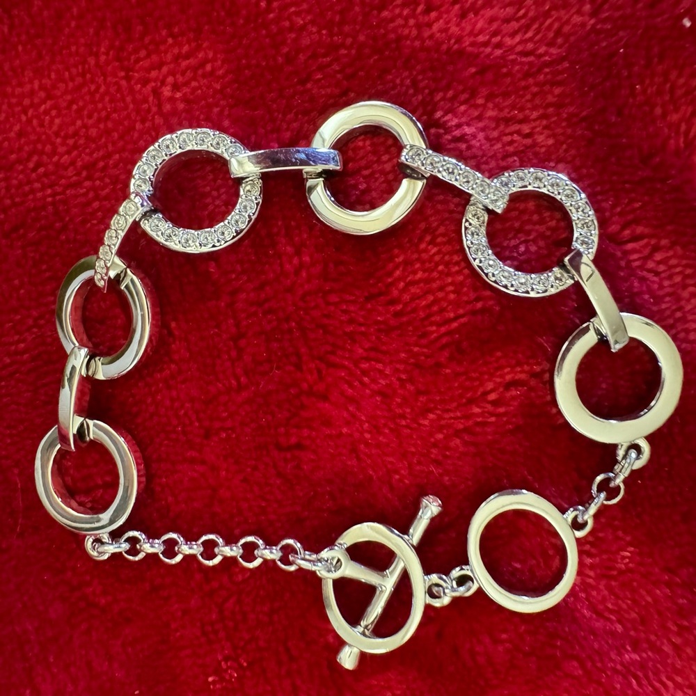 Modern Swarovski Crystal Toggle Bracelet